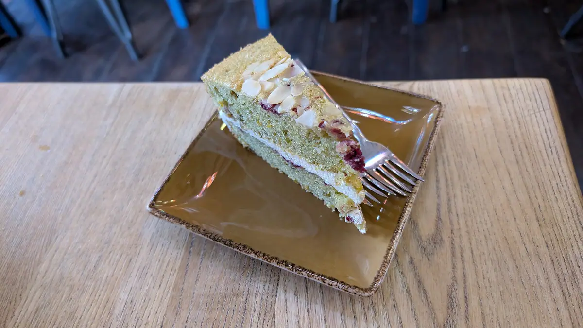 Cakes 4 U By Julz – cake shop in Perry Beeches, Birmingham